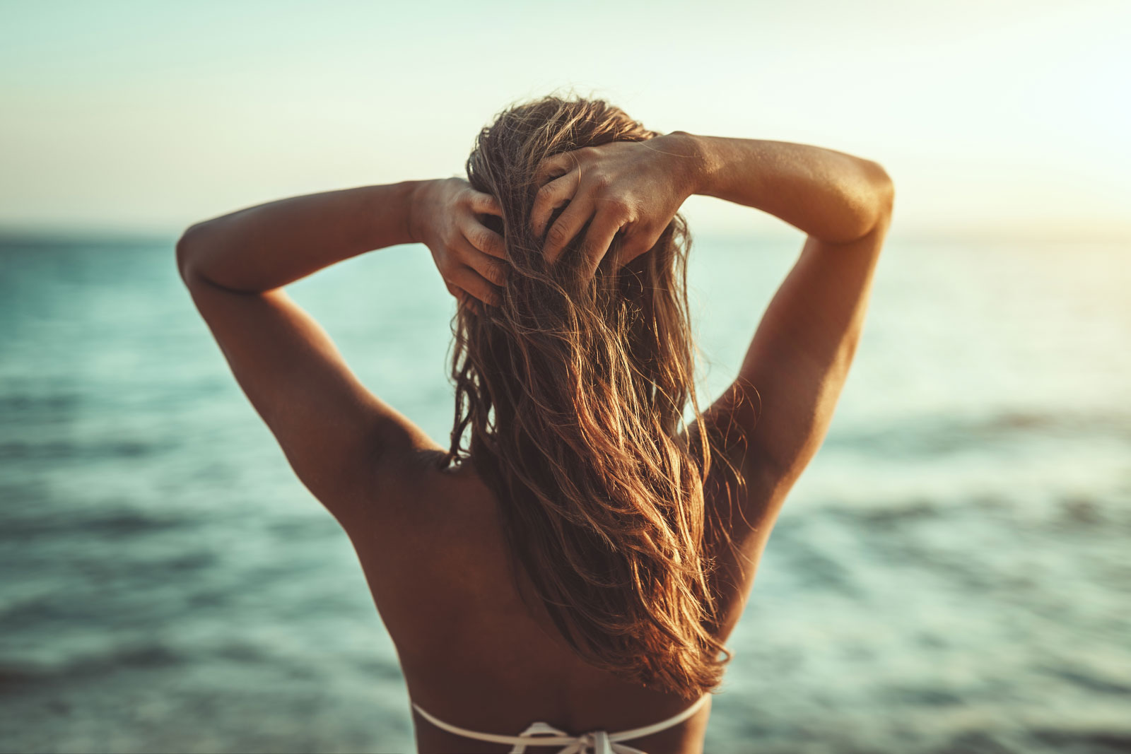 Ver&atilde;o e cabelo: os cuidados essenciais para proteger a sa&uacute;de capilar